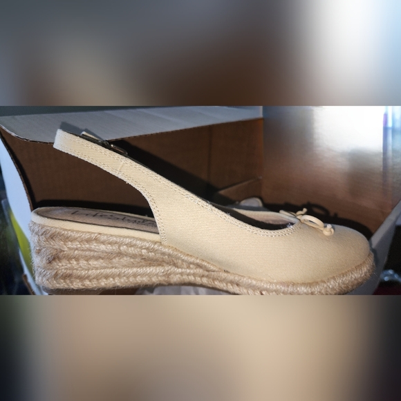 LIFESTRIDE KEEPSAKE WOMENS CANVAS WEDGES ESPADRILLE HEELS (Butter) - Picture 4 of 8